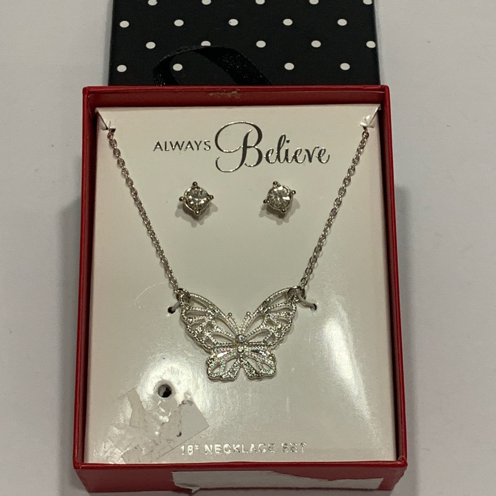 Silver Butterfly Necklace and Earring Set 18” chain New In box